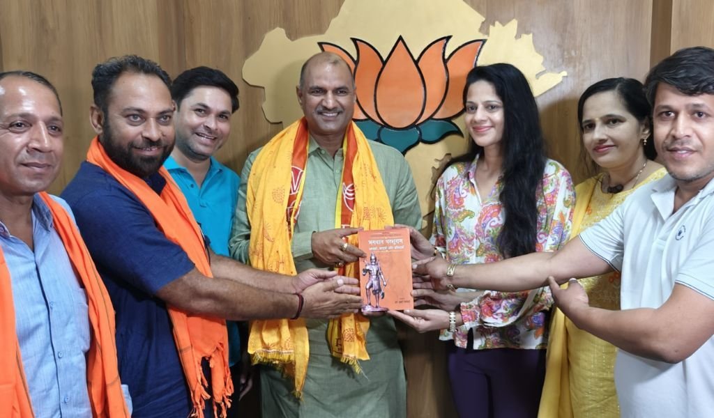 भाजपा राजस्थान प्रदेश कार्यालय पर अध्यक्ष श्री सी पी जोशी, सांसद चित्तौड़गढ़ से भेंट कर